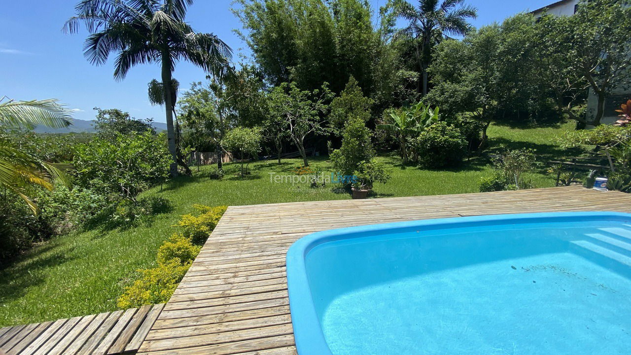 Casa para aluguel de temporada em Garopaba (Praia da Ferrugem)