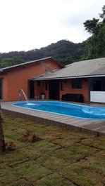 Beautiful house with swimming pool barbecue Wifi 10 people parking