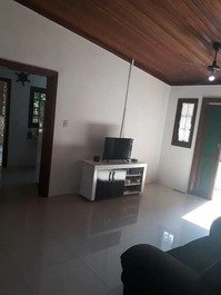 Beautiful house with swimming pool barbecue Wifi 10 people parking