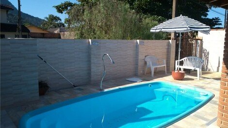 Confortavel casa de 04 dorm com piscina - Ubatuba - Praia de Maranduba