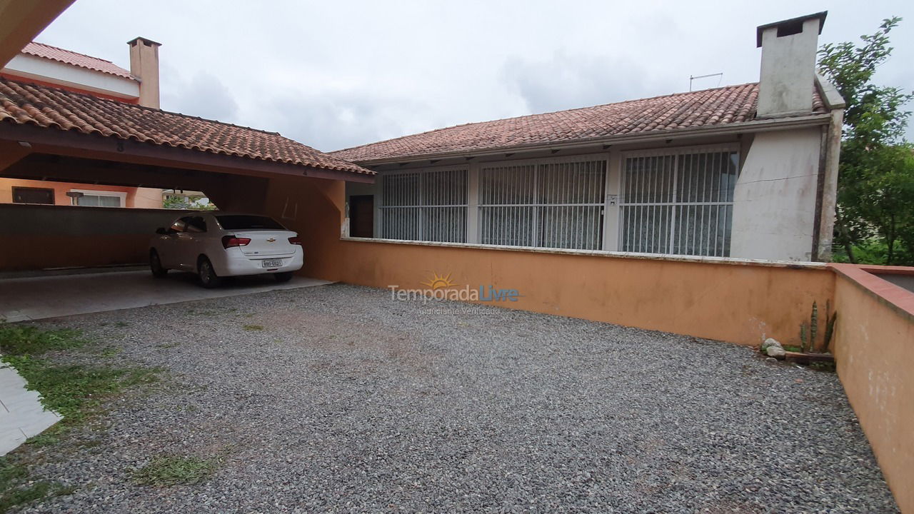 Apartamento para aluguel de temporada em Itapoá (Barra do Saí)