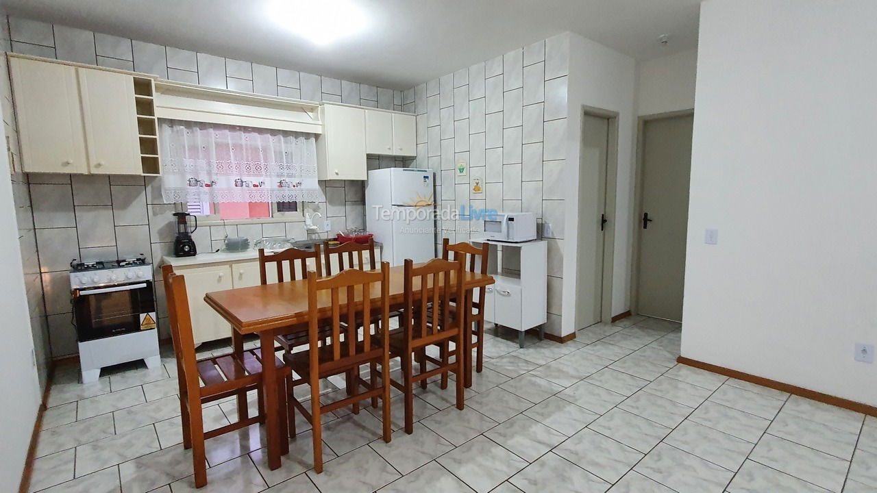 Apartamento para aluguel de temporada em Itapoá (Barra do Saí)