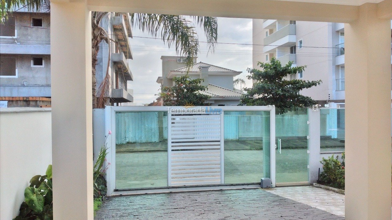 Apartamento para aluguel de temporada em Palhoça (Praia de Fora)