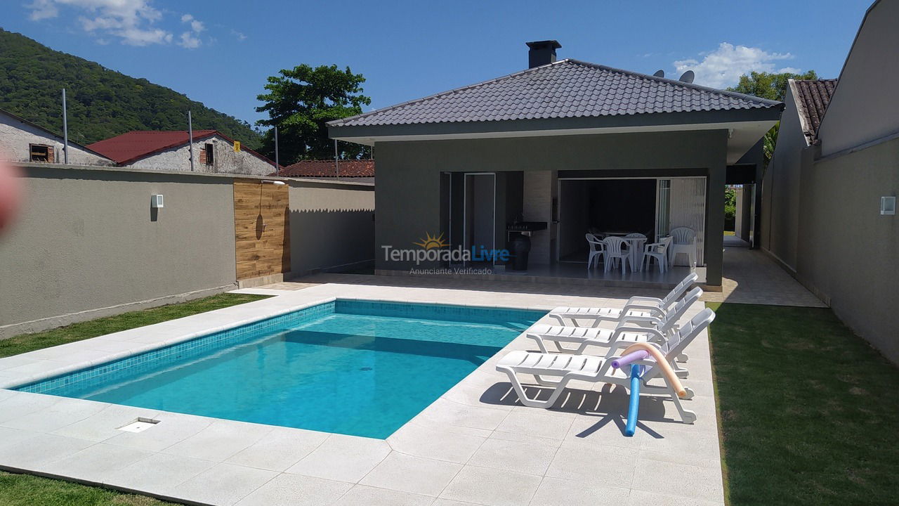 Casa para aluguel de temporada em Matinhos (Caiobá)