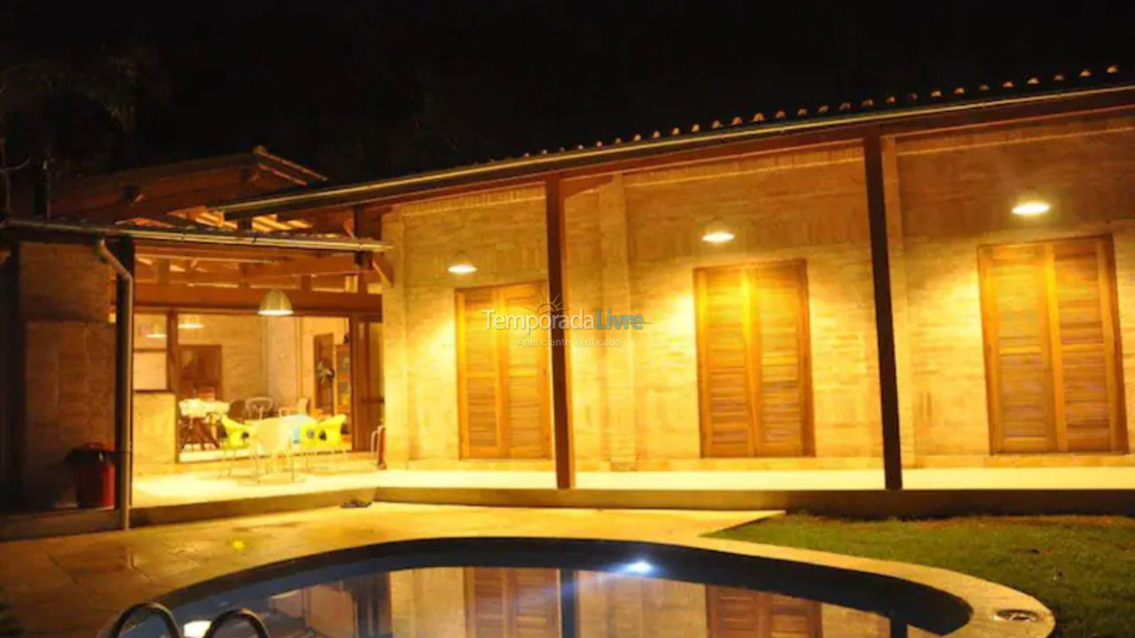Casa para alquiler de vacaciones em Bertioga (Praia de Guaratuba)