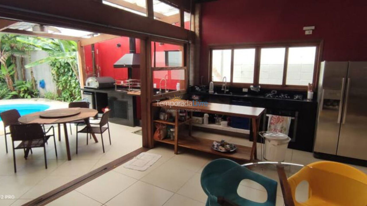 Casa para alquiler de vacaciones em Bertioga (Praia de Guaratuba)