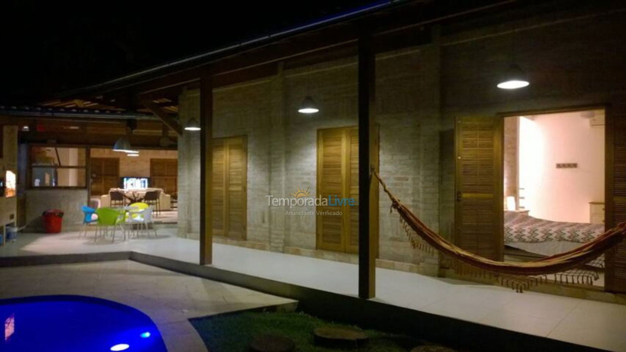 Casa para alquiler de vacaciones em Bertioga (Praia de Guaratuba)