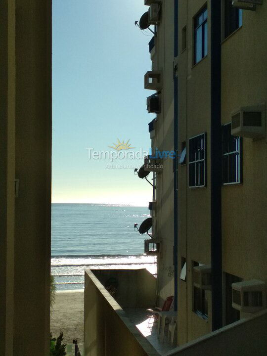 Apartment for vacation rental in Itapema (Meia Praia)