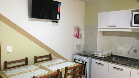 Sala cozinha com tv