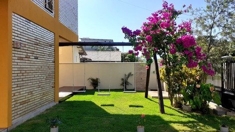 Canto Grande 3 QTS and pool – 2 blocks from the beach