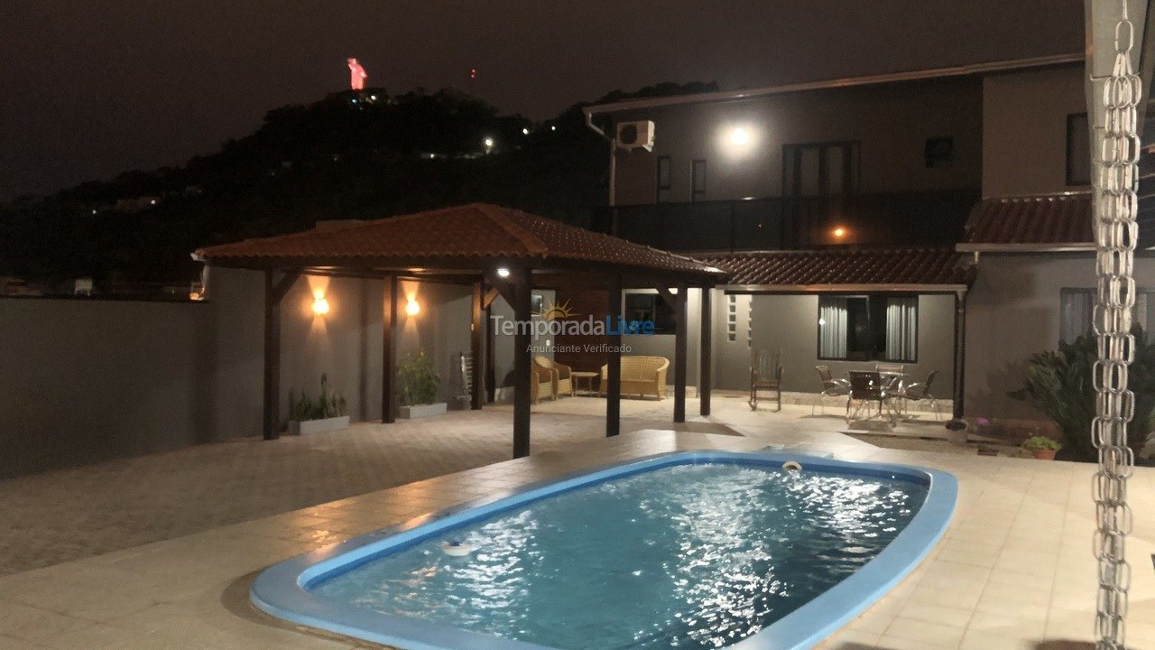 House for vacation rental in Balneário Camboriú (Nações)