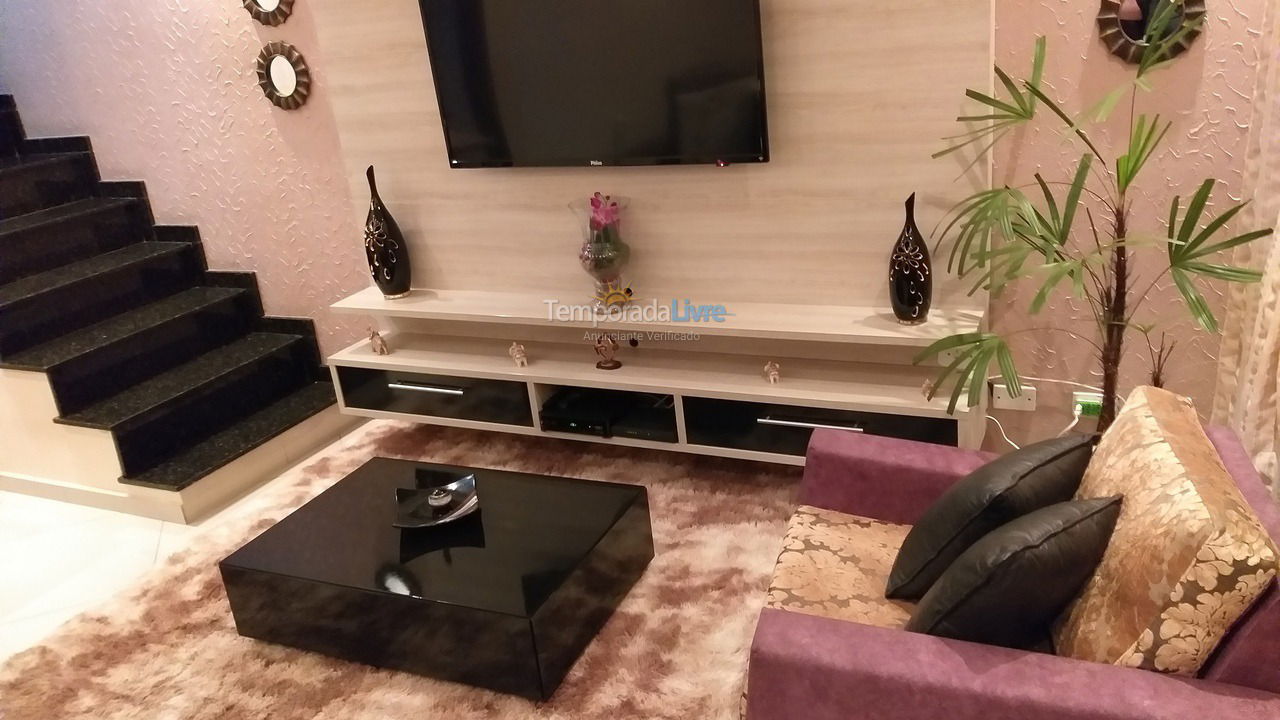 House for vacation rental in Guarulhos (Vila Maricy)