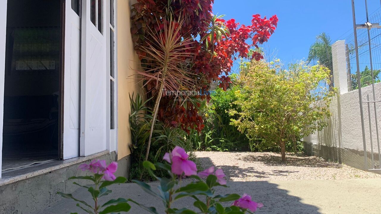Casa para aluguel de temporada em Florianópolis (Ponta das Canas)
