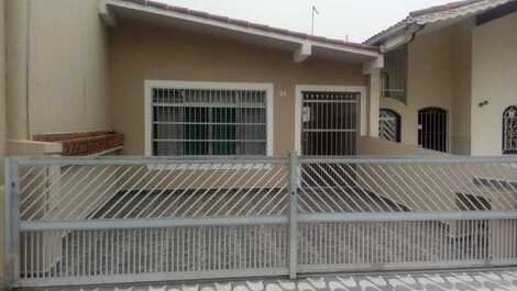 Comfortable House for Rent in Praia Grande