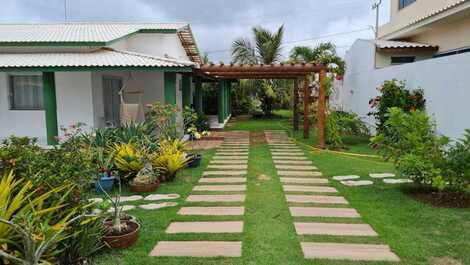 Excellent Vacation Home in Barra do Jacuípe (Closed Cond.)