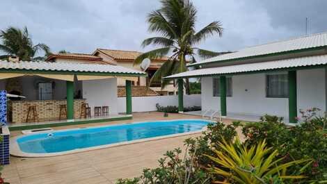 Excellent Vacation Home in Barra do Jacuípe (Closed Cond.)