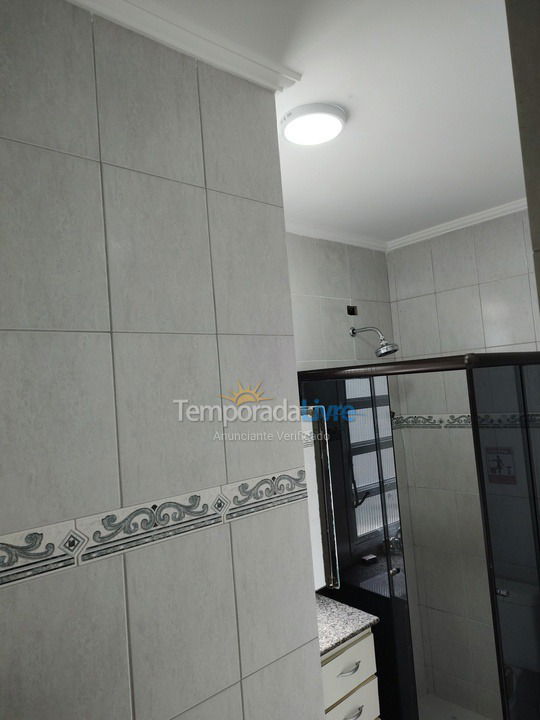 Apartamento para aluguel de temporada em Guarujá (Pitangueiras)