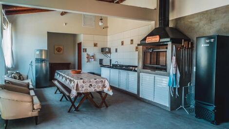 Beautiful house with 04 suites 300 meters from the sea in Canto Grande