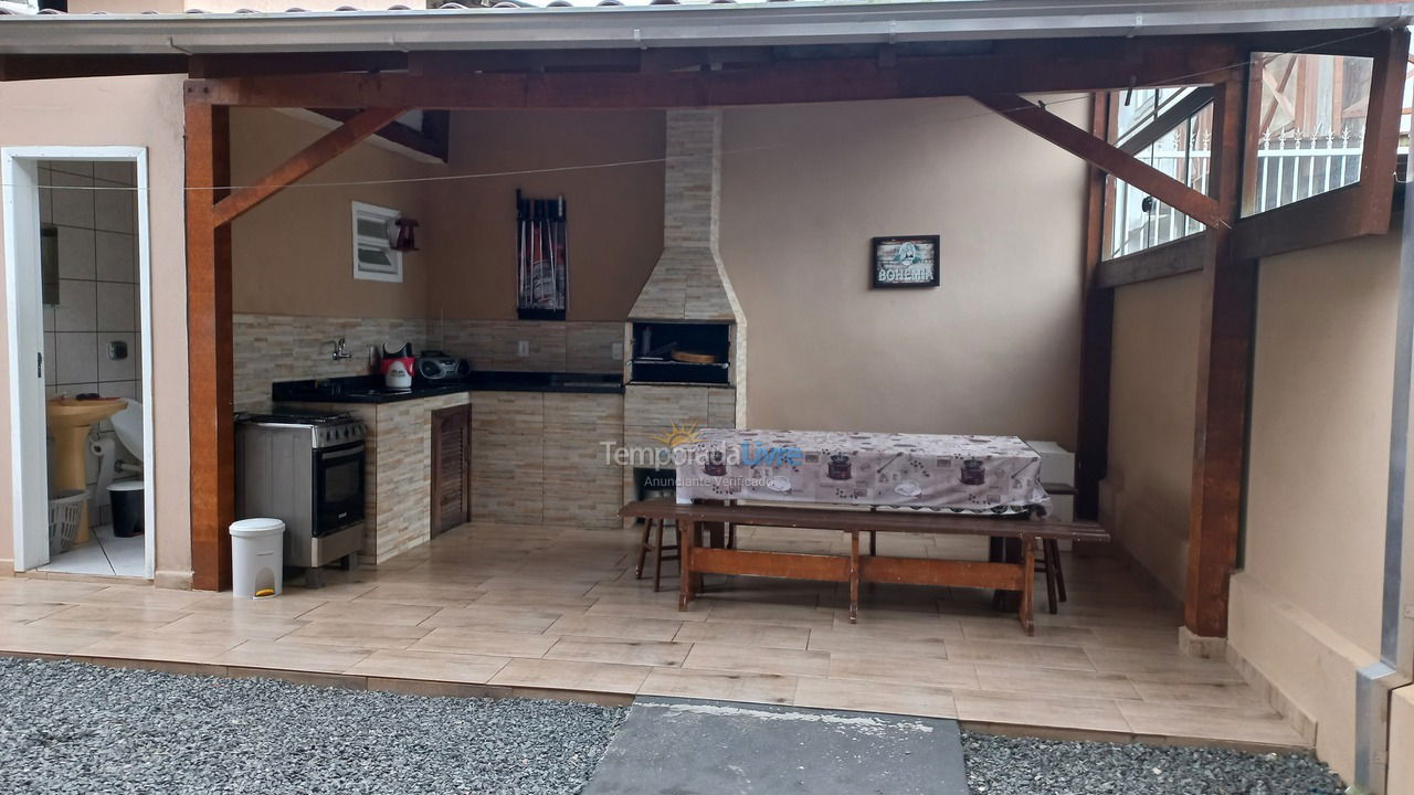 Casa para alquiler de vacaciones em São Francisco do Sul (Enseada)