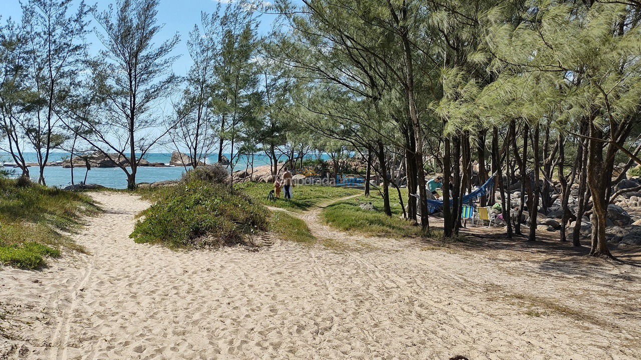 Casa para alquiler de vacaciones em Imbituba (Praia do Rosa)