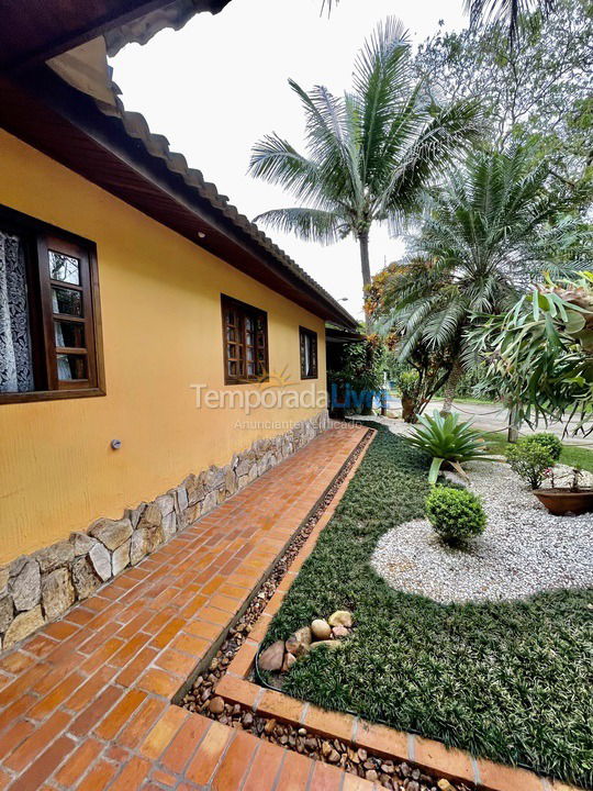 Casa para alquiler de vacaciones em Bertioga (Praia de Guaratuba)