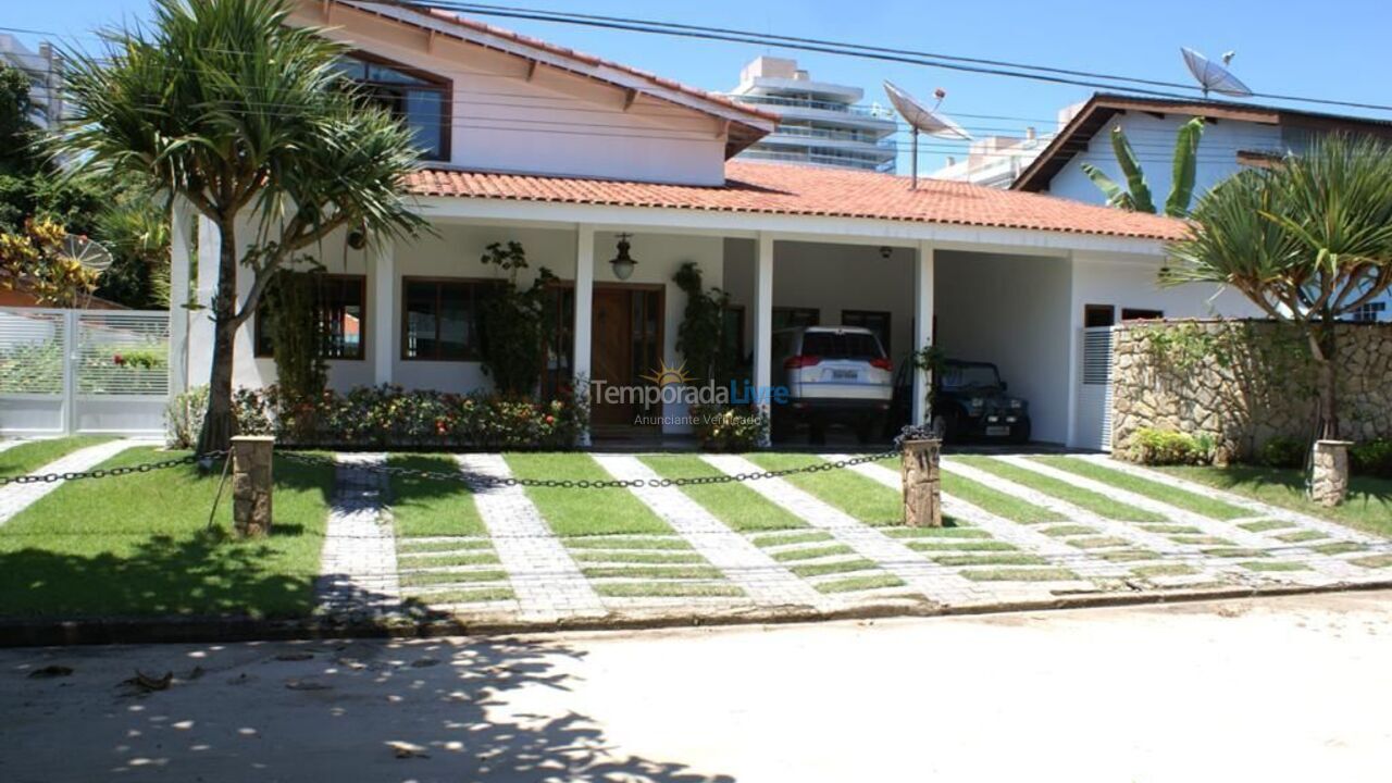 Casa para aluguel de temporada em Bertioga (Riviera de São Lourenço)