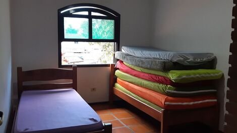 0108.00 - Casa en Maranduba con 4 habitaciones para 12 personas en...