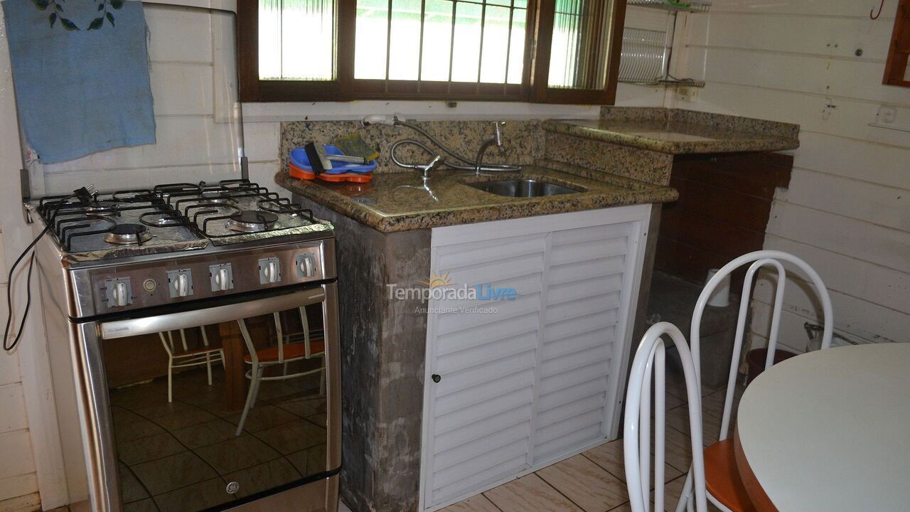 Casa para aluguel de temporada em Ubatuba (Maranduba)