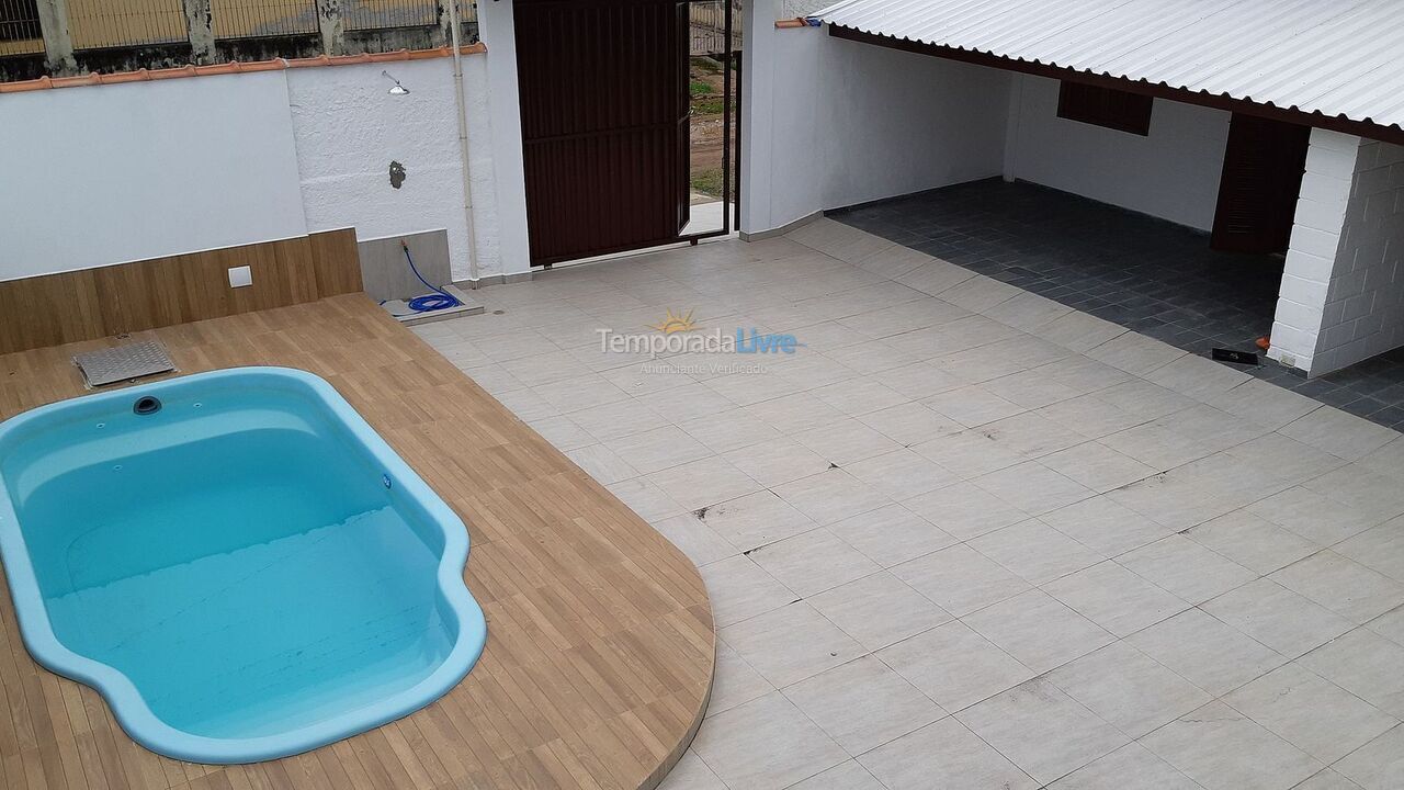Casa para aluguel de temporada em Ubatuba (Maranduba)