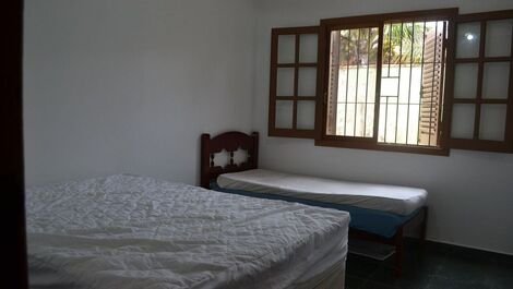 0112.00 - Casa - Piscina - Praia do Sape - 3 Dormitórios - 10...