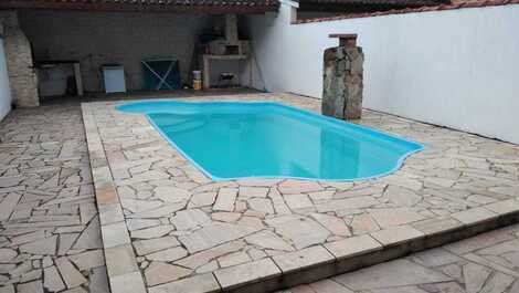 Casa con piscina en Ubatuba - Carnaval Disponível!