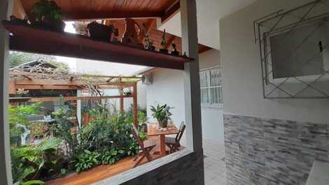 House in Canto Grande with 3 bedrooms for 8 people
