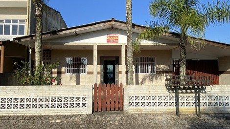 Casa para alugar em Pontal do Paraná - Ipanema