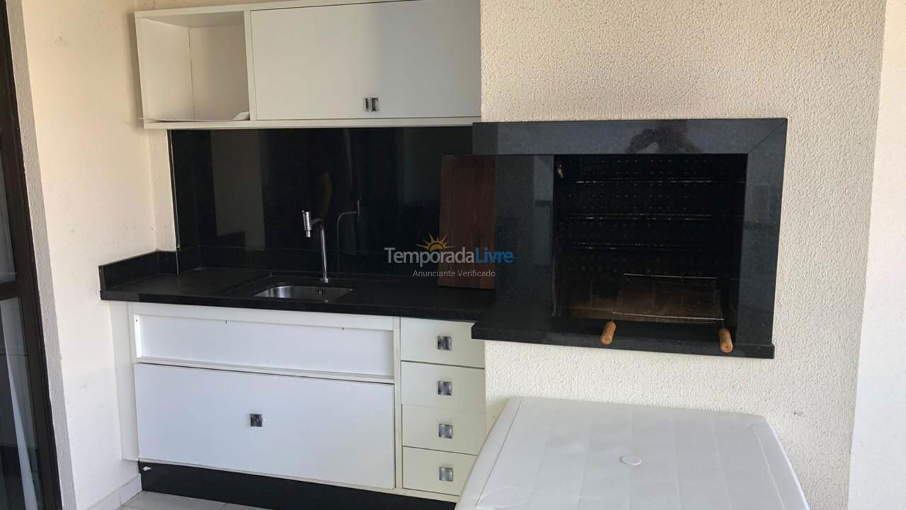 Apartamento para aluguel de temporada em Itapema (Meia Praia)