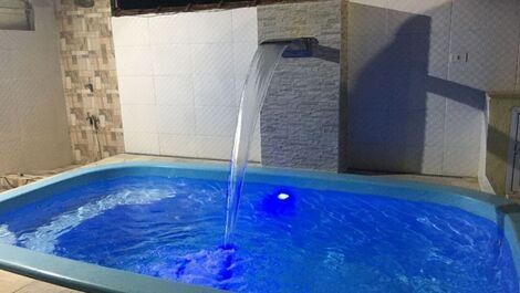 House with swimming pool, barbecue and WI-FI