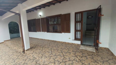 0256.00 - MARANDUBA - HOUSE - 3 BEDROOMS - 12 PEOPLE - 100M FROM THE SEA