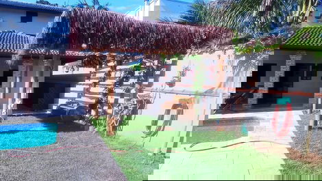 Casa em condomínio com praia e muita natureza em um só lugar.