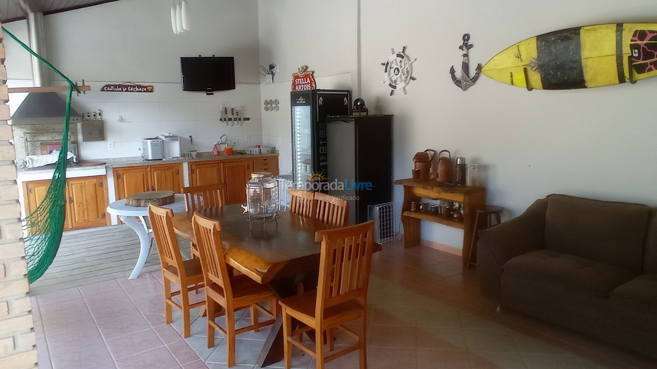 Casa para aluguel de temporada em Bertioga (Condominio Morada da Praia)