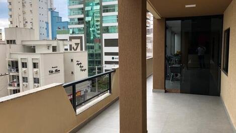 Piso de 3 dormitorios frente a la avenida Nereu Ramos