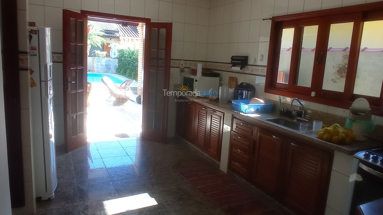 Casa para aluguel de temporada em Bertioga (Condominio Morada da Praia)
