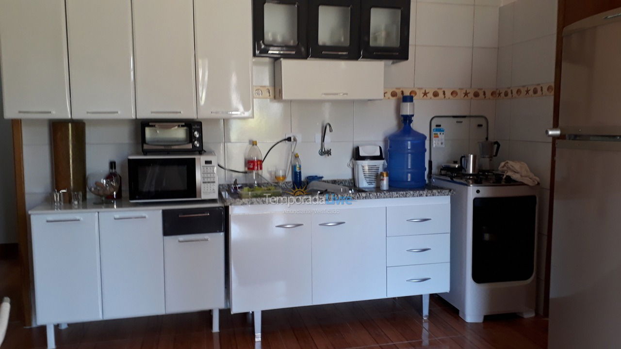 Casa para aluguel de temporada em Guarujá (Praia do Pernambuco)