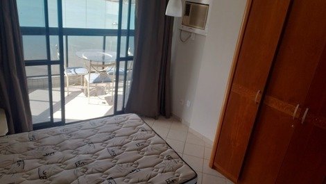 03 rooms, 1 suite with air and 02 balconies facing the sea, 02 parking spaces, internet
