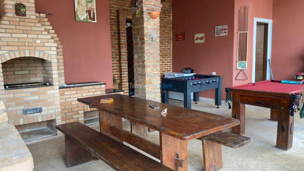Casa para aluguel de temporada em Boracéia (Rua José Costa 520)