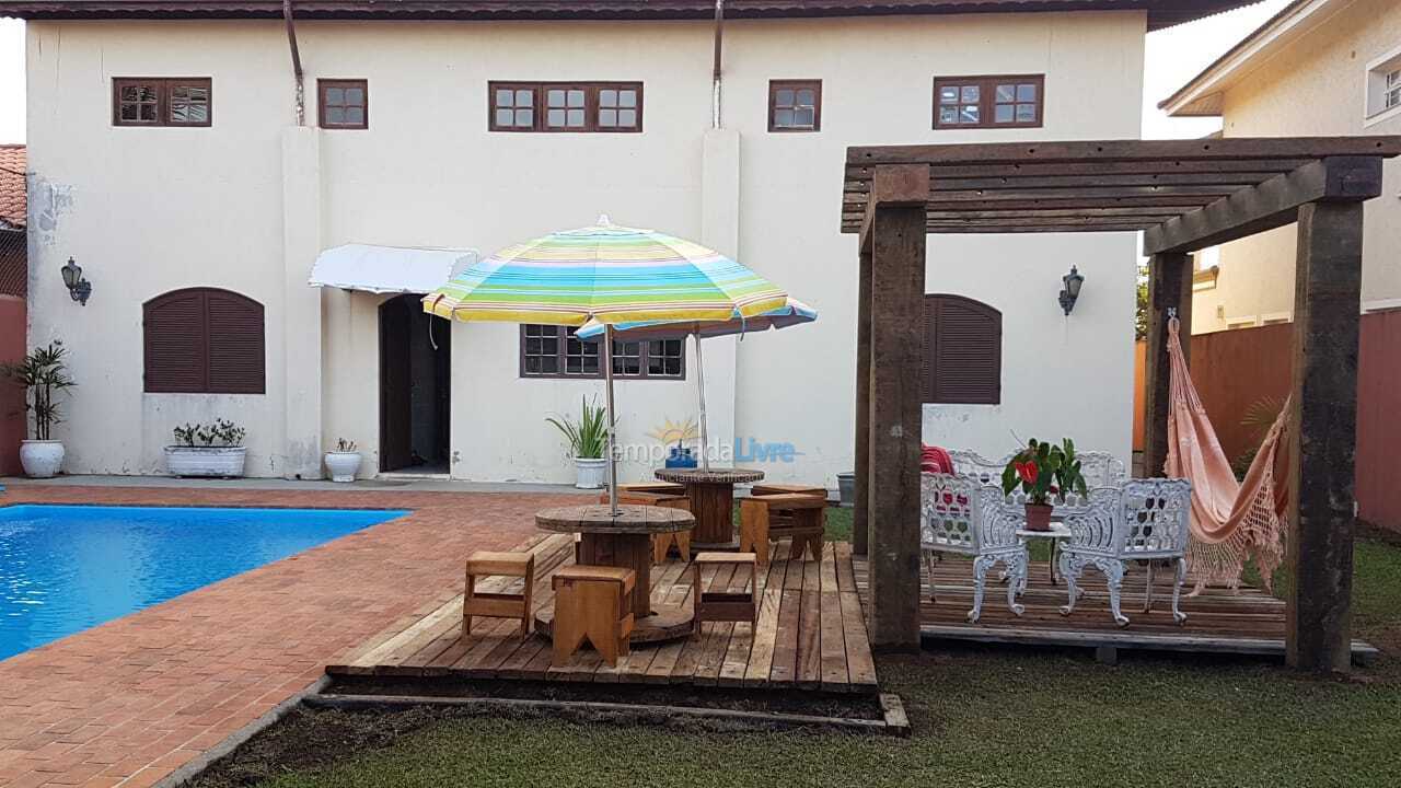 Casa para alquiler de vacaciones em Atibaia (Jardim Morumbi)