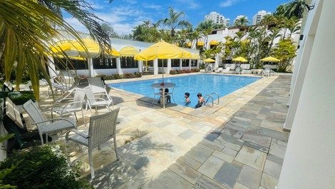 Casa condomínio fechado pé na área com piscina, Enseada- Tortugas