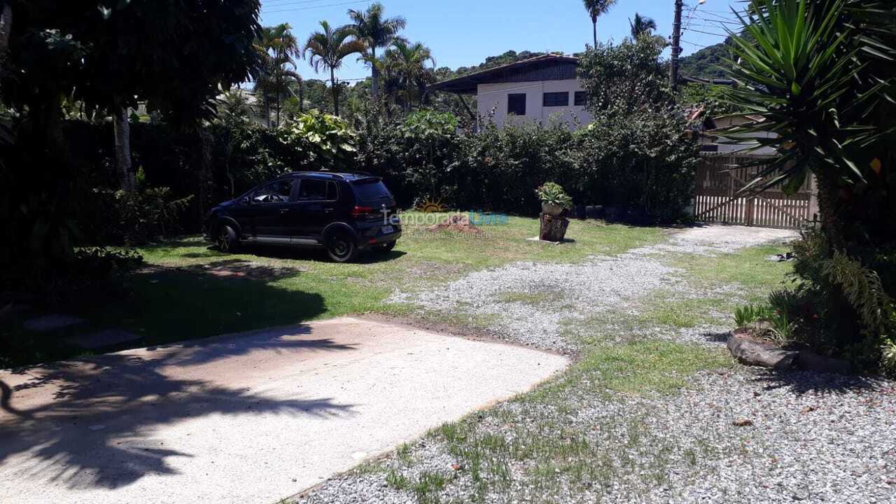 Casa para aluguel de temporada em Guarujá (Praia do Pernambuco)