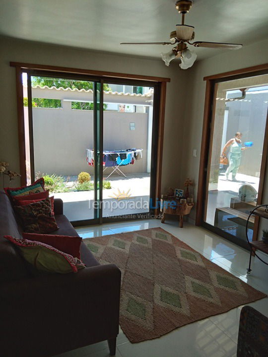 Casa para alquiler de vacaciones em Cabo Frio (Palmeiras)