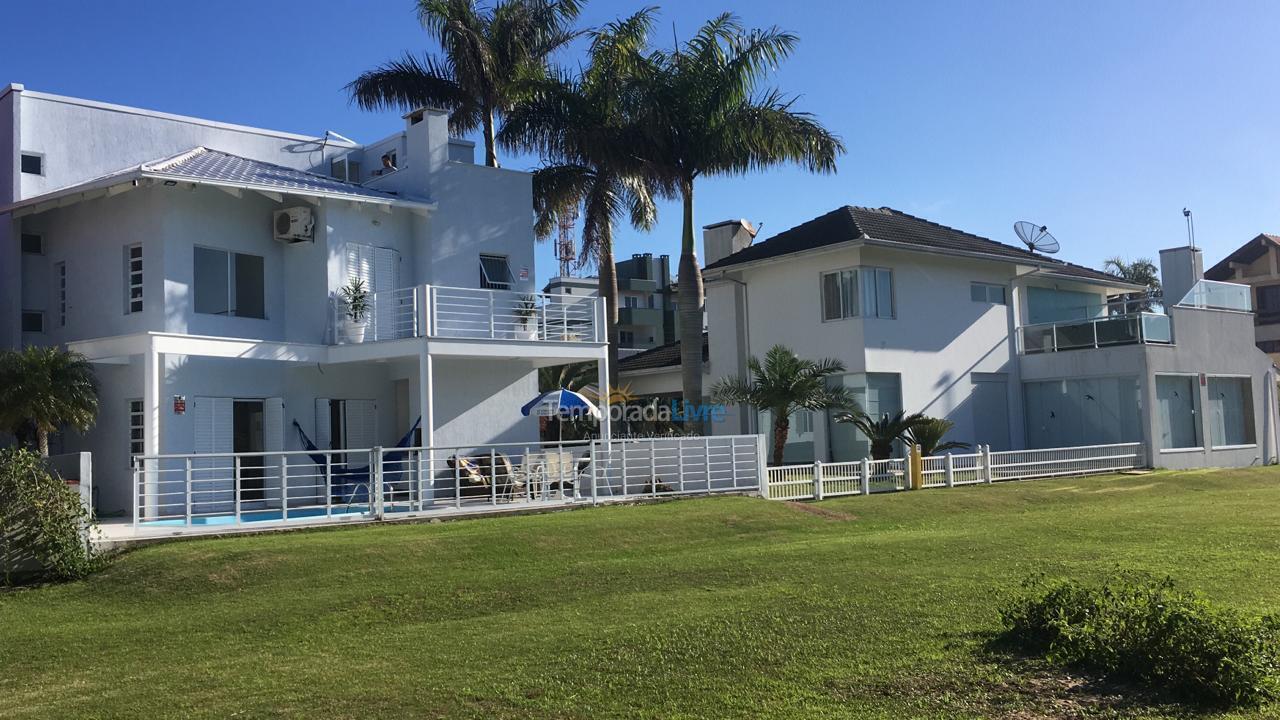 Casa para alquiler de vacaciones em São Francisco do Sul (Enseada)