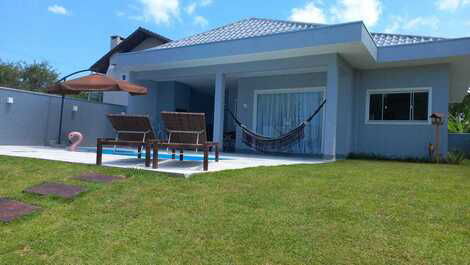 Beautiful house with pool in Canto Grande for up to 8 people