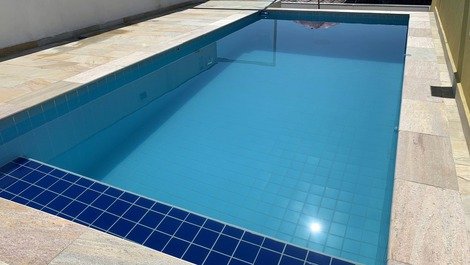 Casa confortável com piscina e Wi-Fi a 350 metros do mar